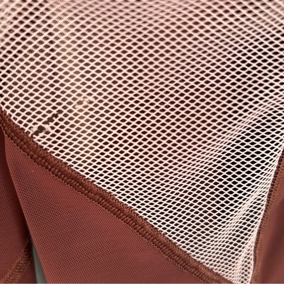 Lululemon X Barry’s Stronger as One High Rise Tight in Midnight Maroon, Size 4 - Picture 12 of 14